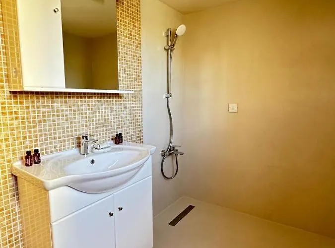 Bohemian Oasis * Episkopi (Limassol)